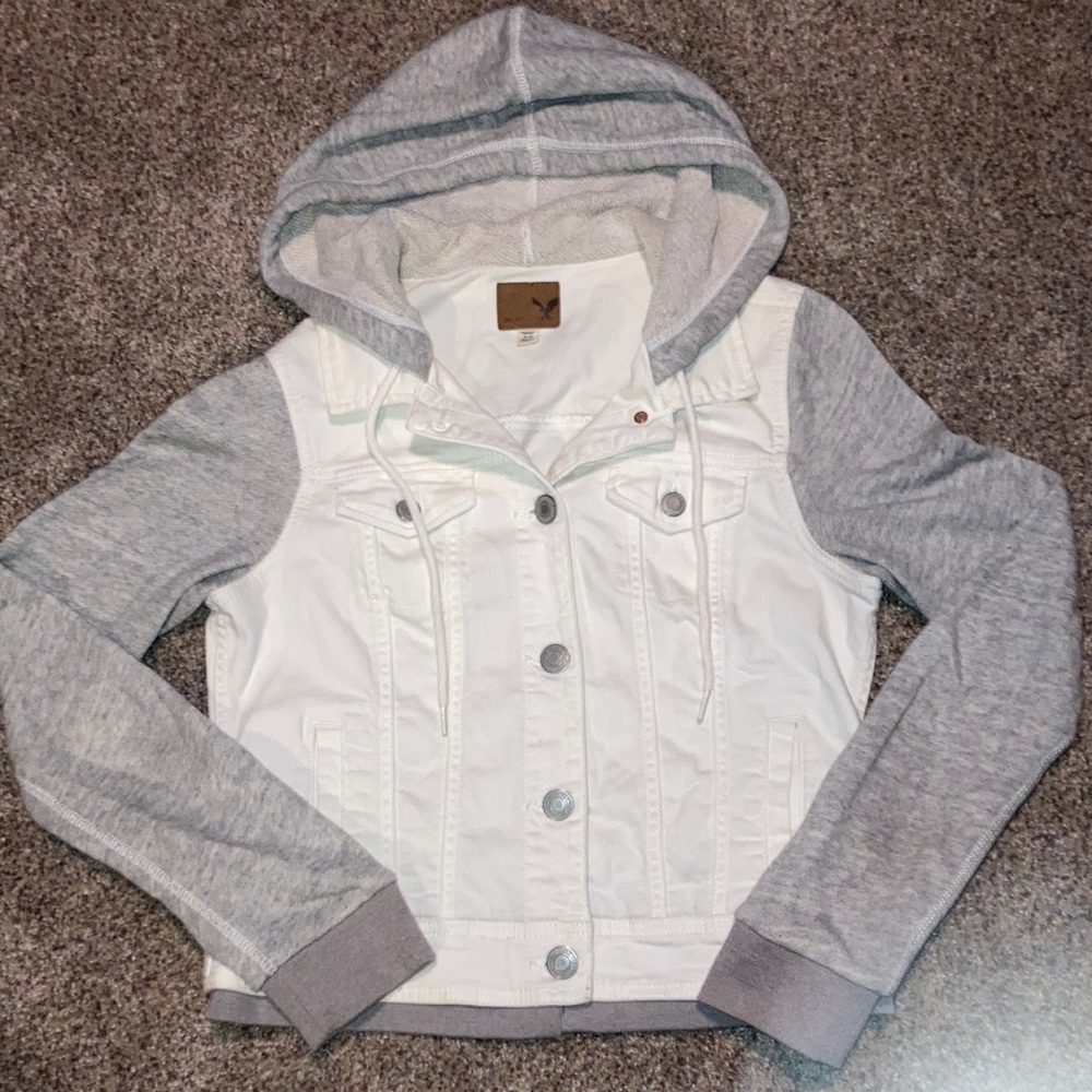 American Eagle Outfitters white jean jacket szM